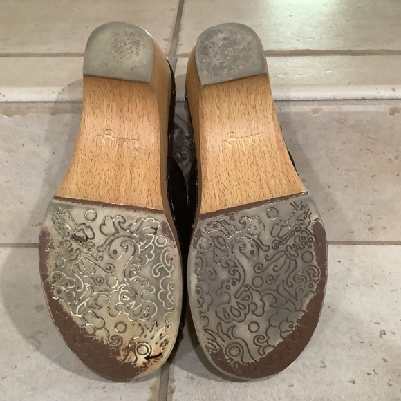 Indigo by Clarks Black Clogs - Picture 4 of 4